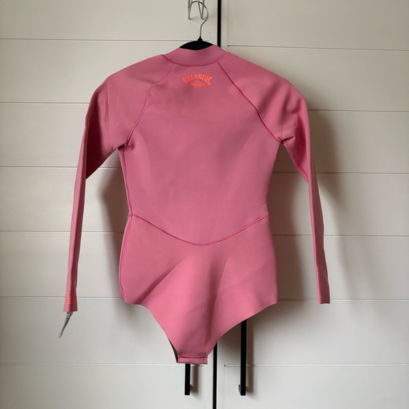 Billabong Pink Wetsuit - Picture 2 of 3